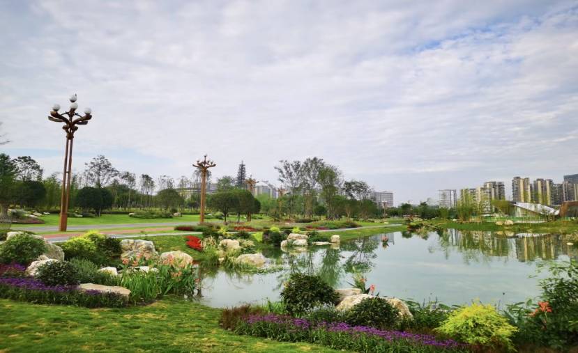 華體科技“犇”赴而來：金牛年 金牛賓館 孺子牛定制智慧路燈